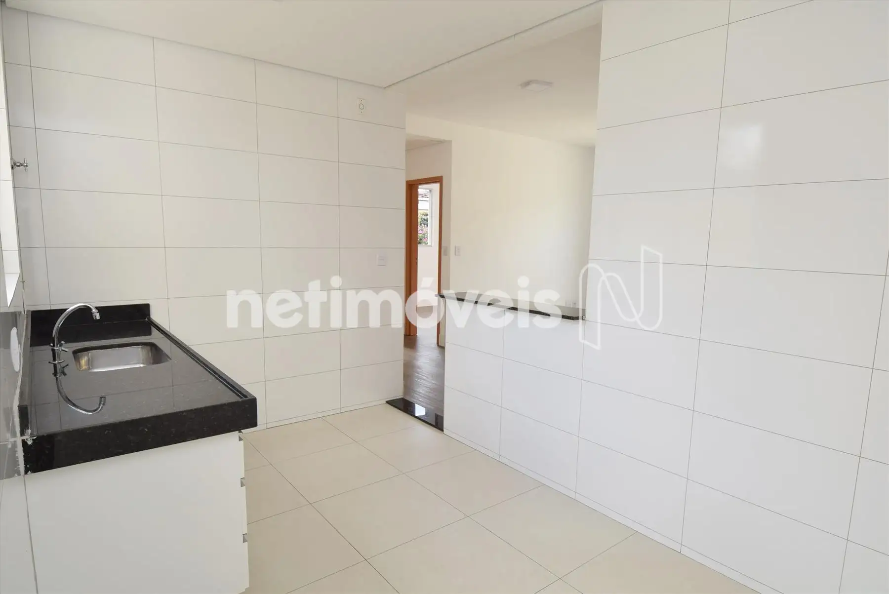 Cozinha americana com armário 