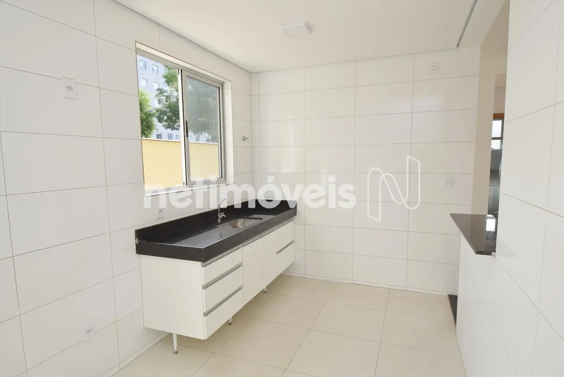 Cozinha americana com armário 