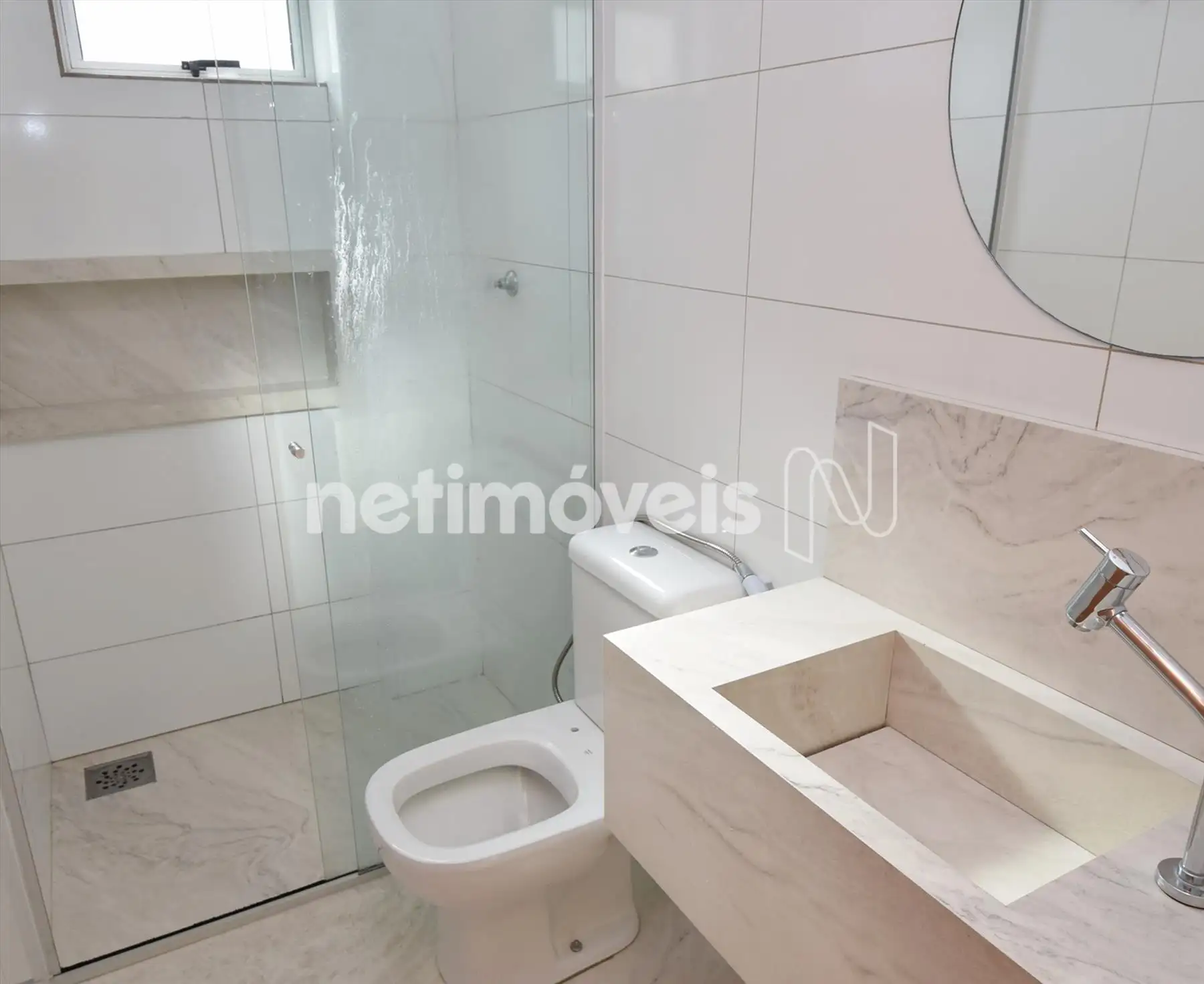 Banheiro social com box blindex