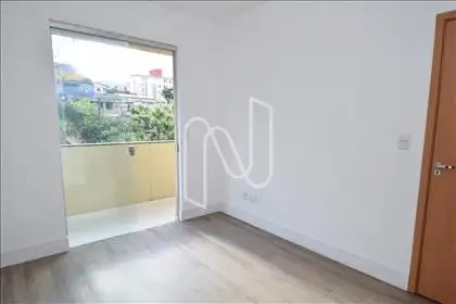 Quarto 01 com suíte e varanda  