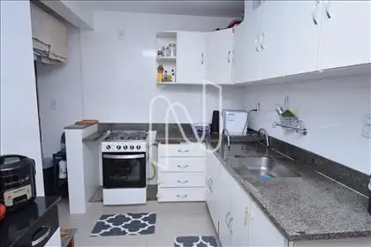 Cozinha com armário 