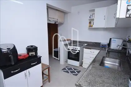 Cozinha com armário  