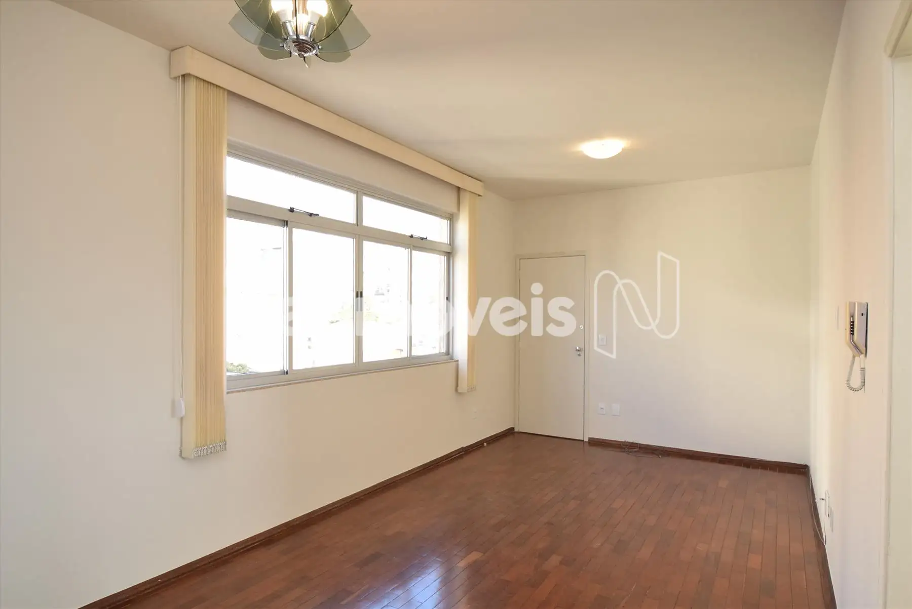 Sala ampla para 2 ambientes