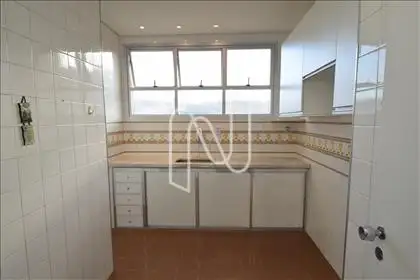  Cozinha com armários