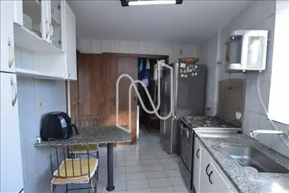 Cozinha com armários