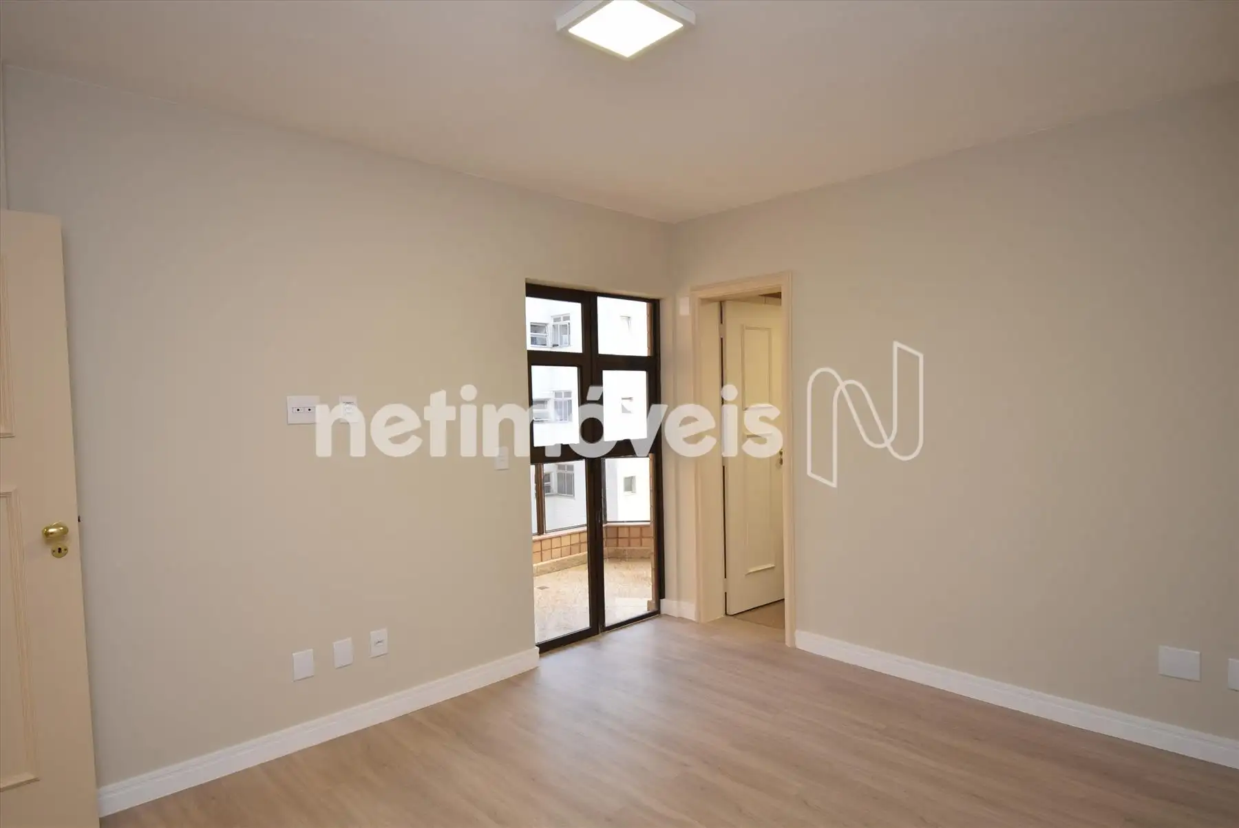 Quarto suíte com varanda