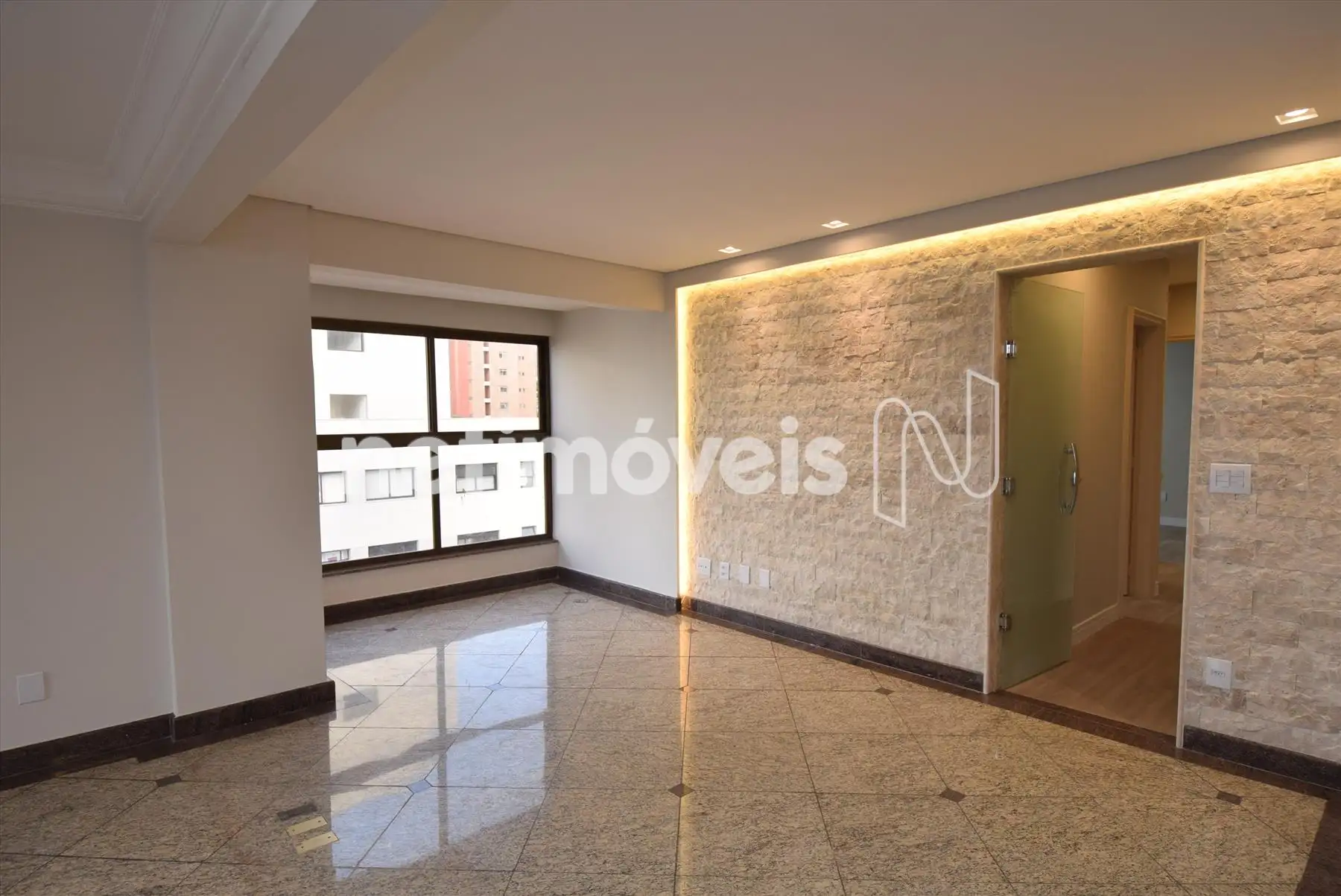 Sala ampla para 03 ambientes