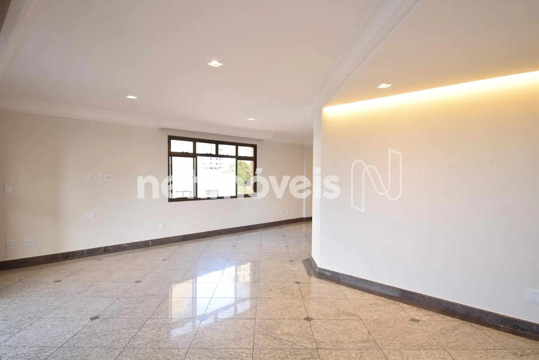 Sala ampla para 03 ambientes