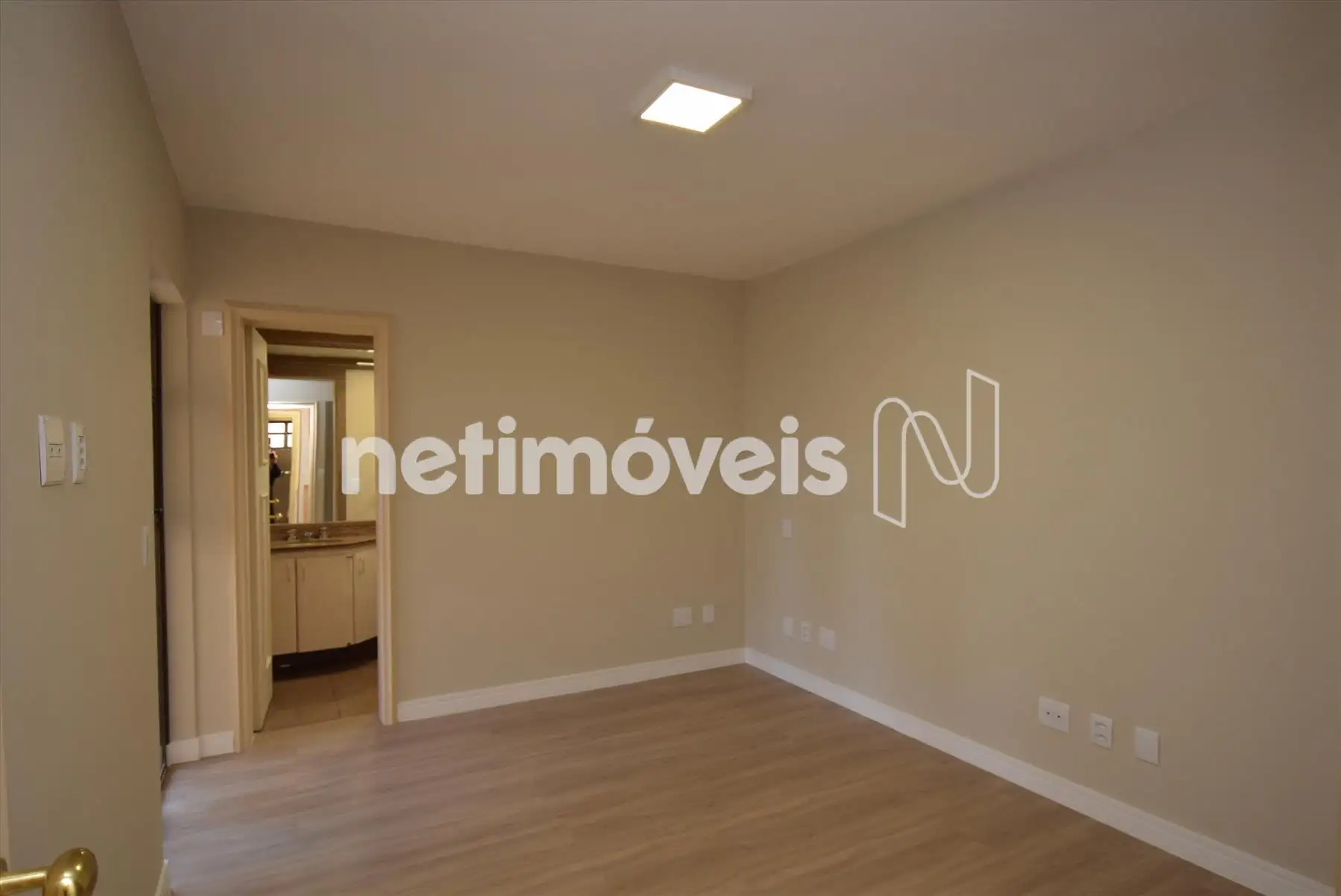 Quarto suíte com varanda