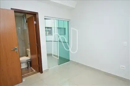 Quarto com suíte e varanda