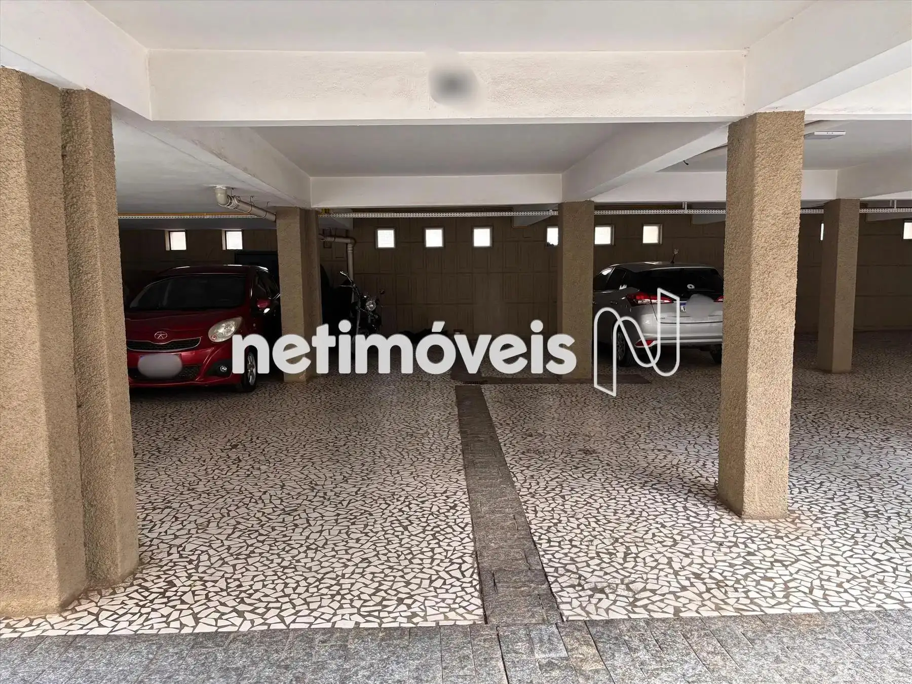 03 vagas de garagem, 02 em linha e 01 avulsa