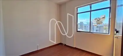  Quarto com armário