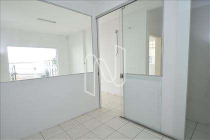  Sala em dry wall com visor em vidro