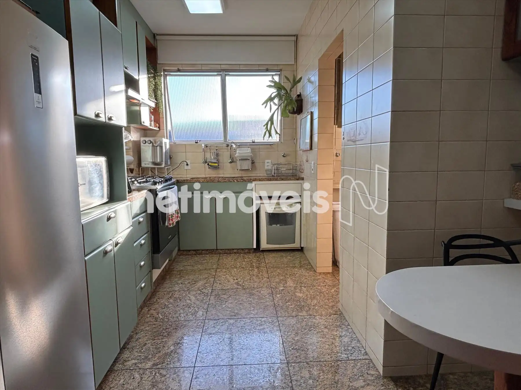 Cozinha com armários planejados