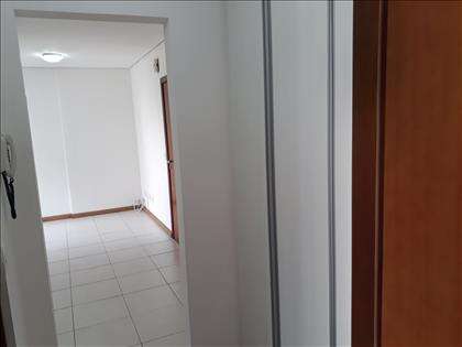Corredor com armário