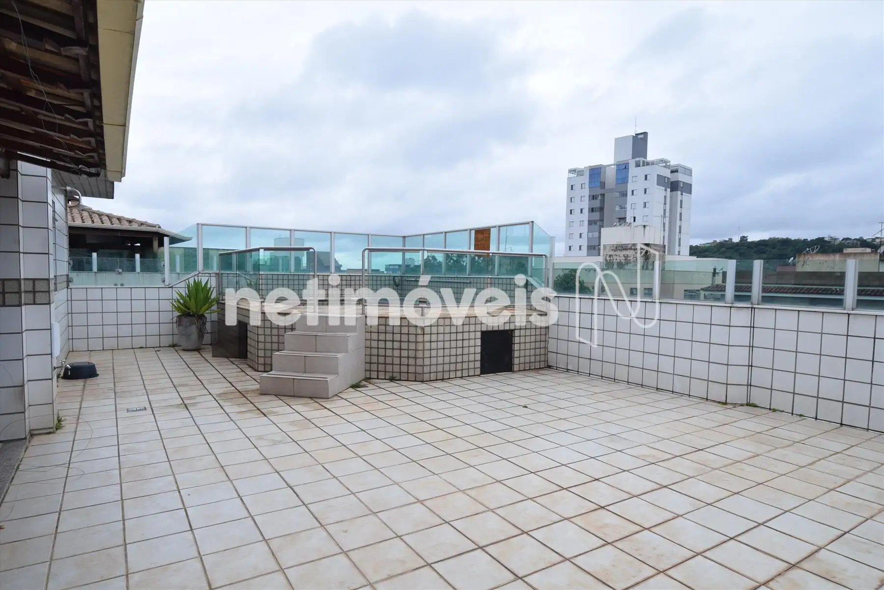 Terraço com piscina