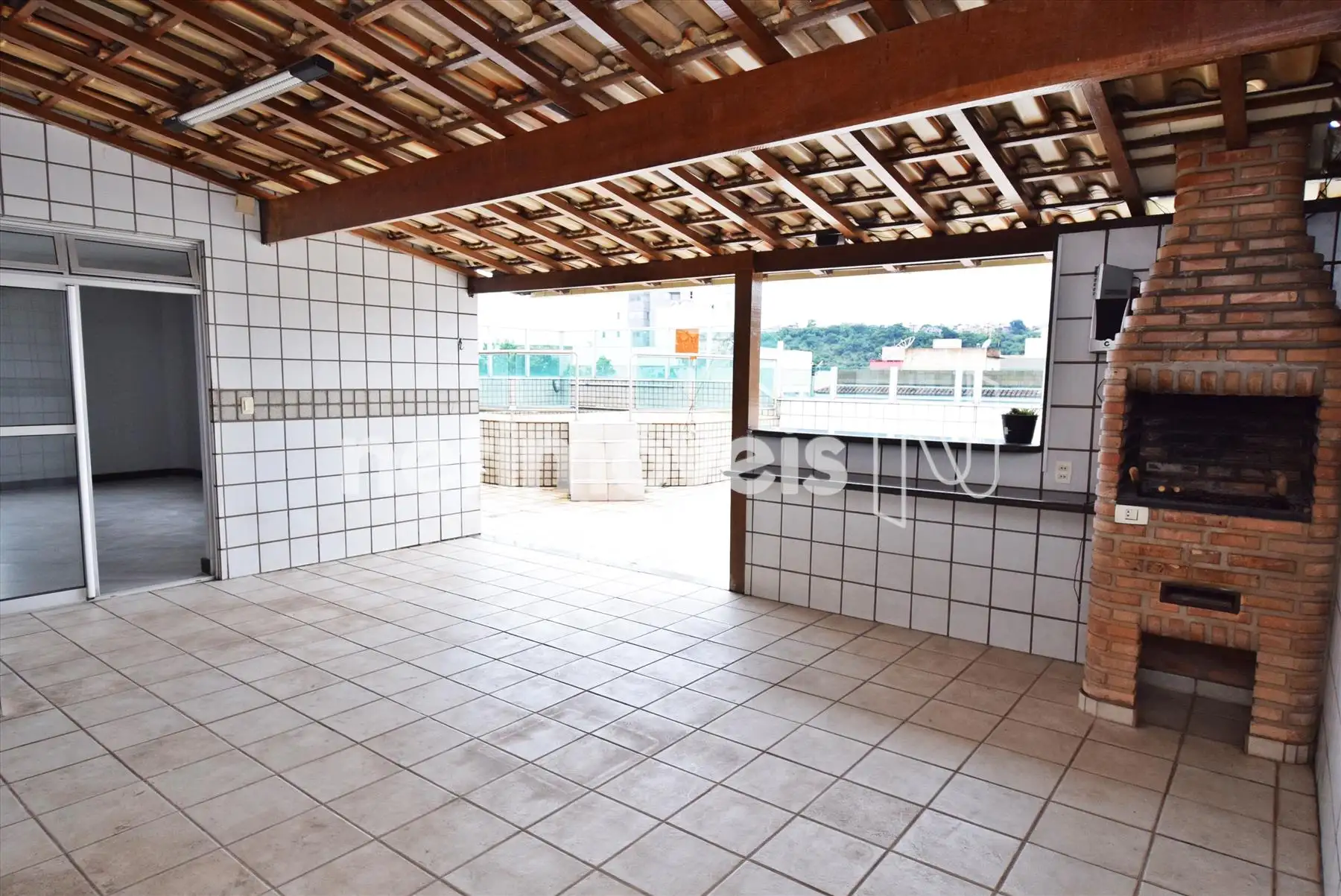 Espaço gourmet com churrasqueira