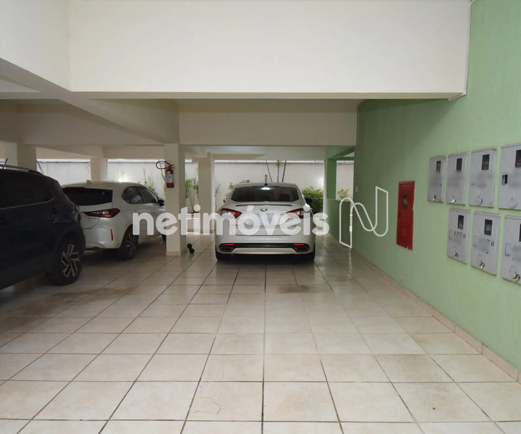 02 vagas de garagem em linha