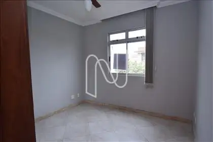 Quarto 04 com armário 