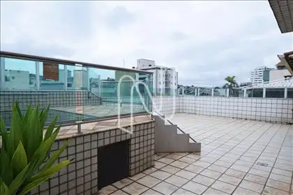 Terraço com piscina