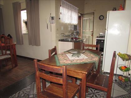  Cozinha com armários