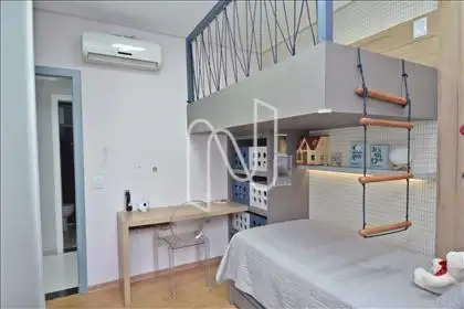 Quarto 01 com armário e ar condicionado  