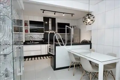Cozinha com armários