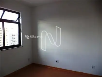 Quarto com armário 