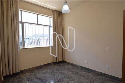 Quarto com piso em granito  