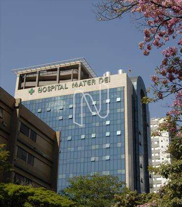 A 400 metros do Hospital Mater Dei 