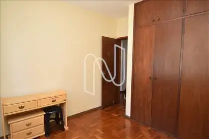 Quarto 02 com armário 