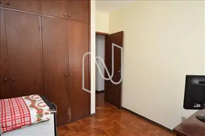 Quarto 03 com armário 