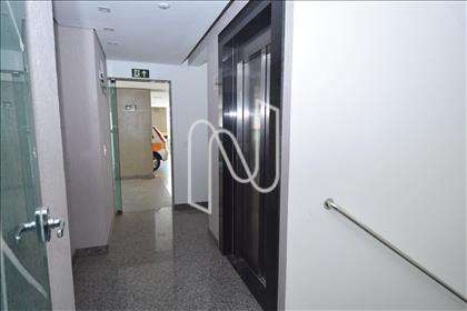 Prédio com elevador
