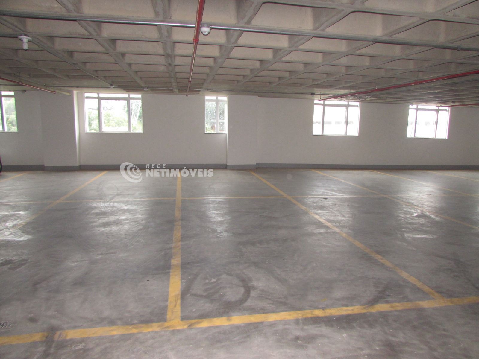 Garagem: 01 vaga livre e demarcada