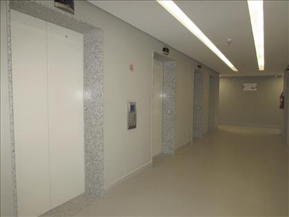 Hall de elevadores do andar 