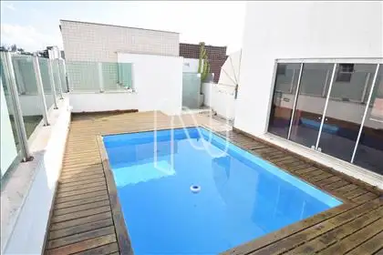  Terraço com piscina, ducha e churrasqueira