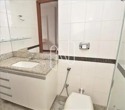1º pav. Suíte com armário e box blindex