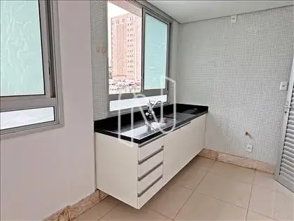 Cozinha com armário 