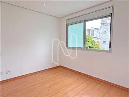 Quarto com armário 