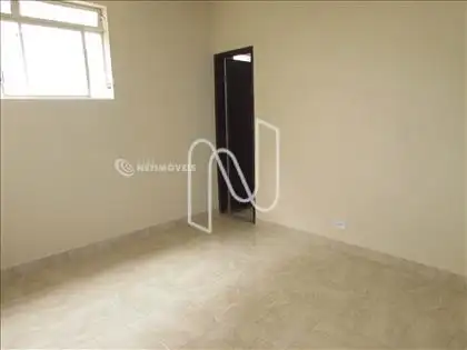 Quarto suíte com armário  