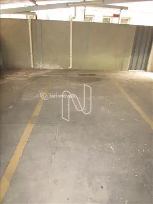 01 vaga de garagem coberta e demarcada 