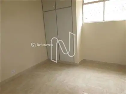 Quarto 02 com armário 