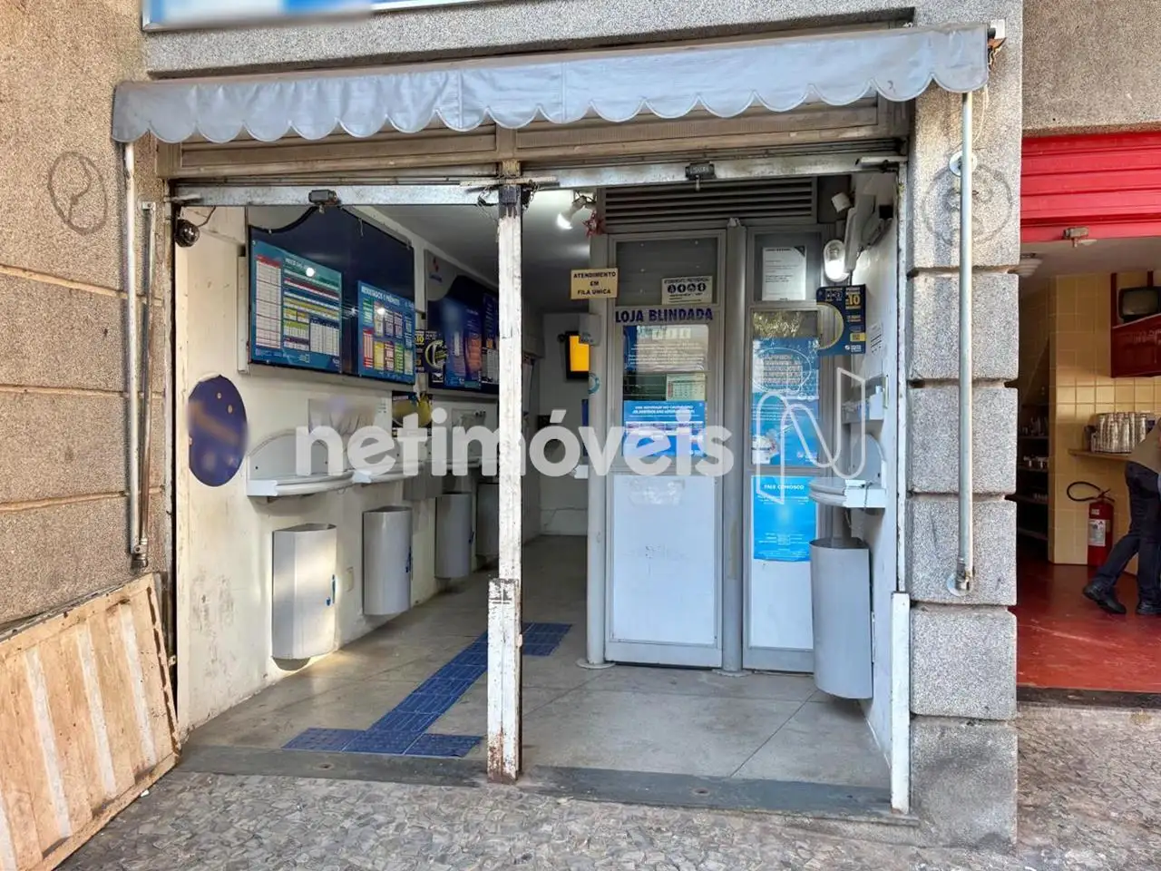 Vista anterior da loja