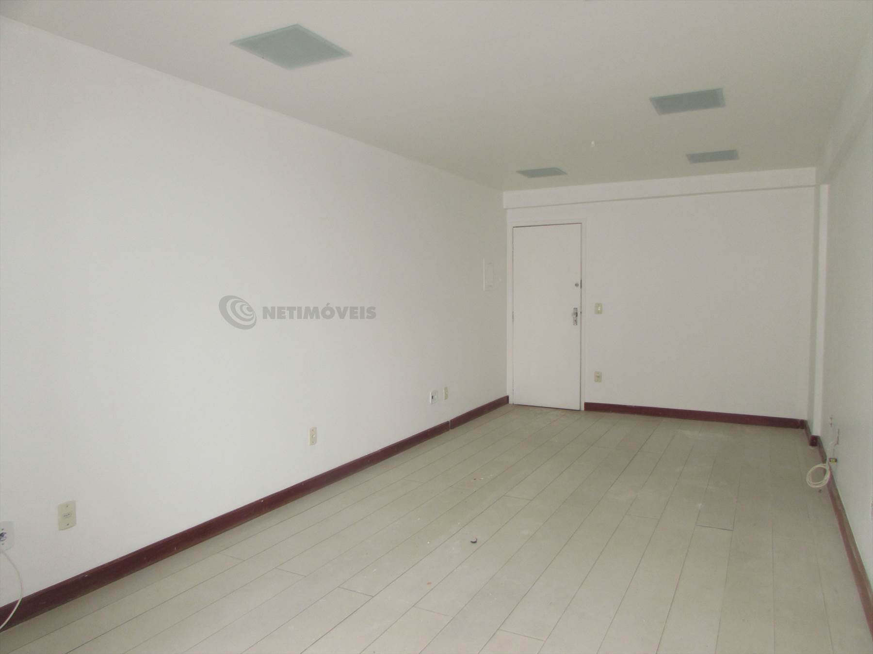 Sala com aproximadamente 26 m²