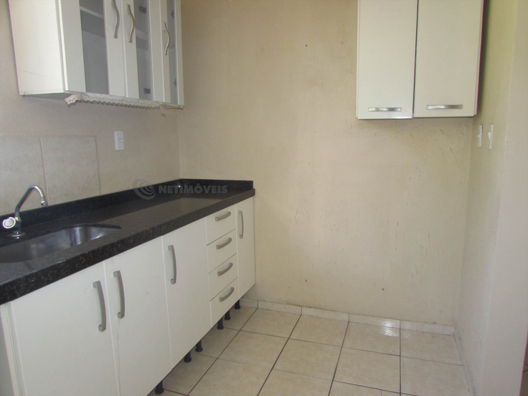 Cozinha com armários