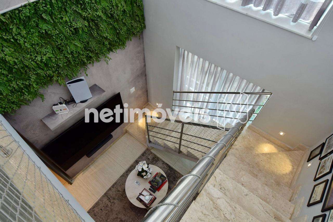 Sala com pé direito duplo