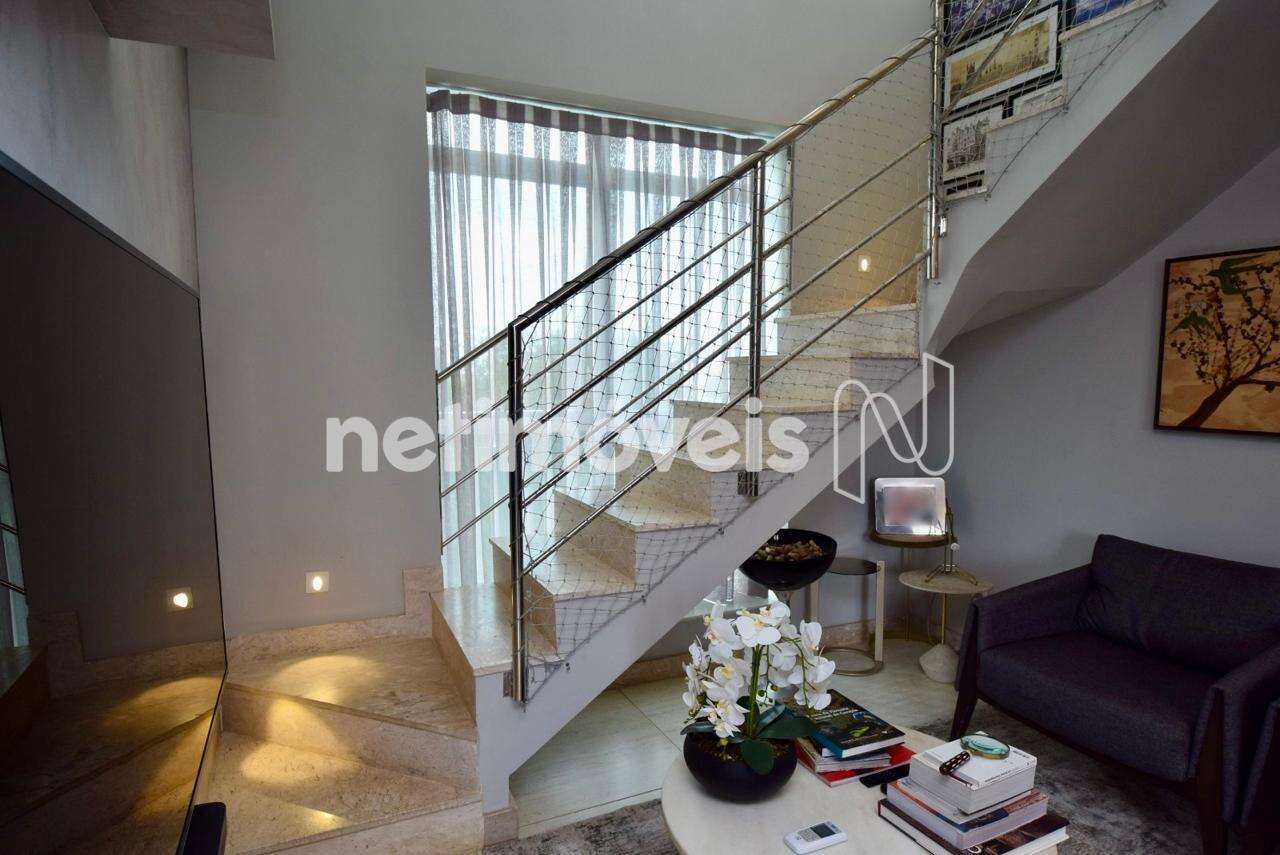 Escadaria em mármore bege Bahia