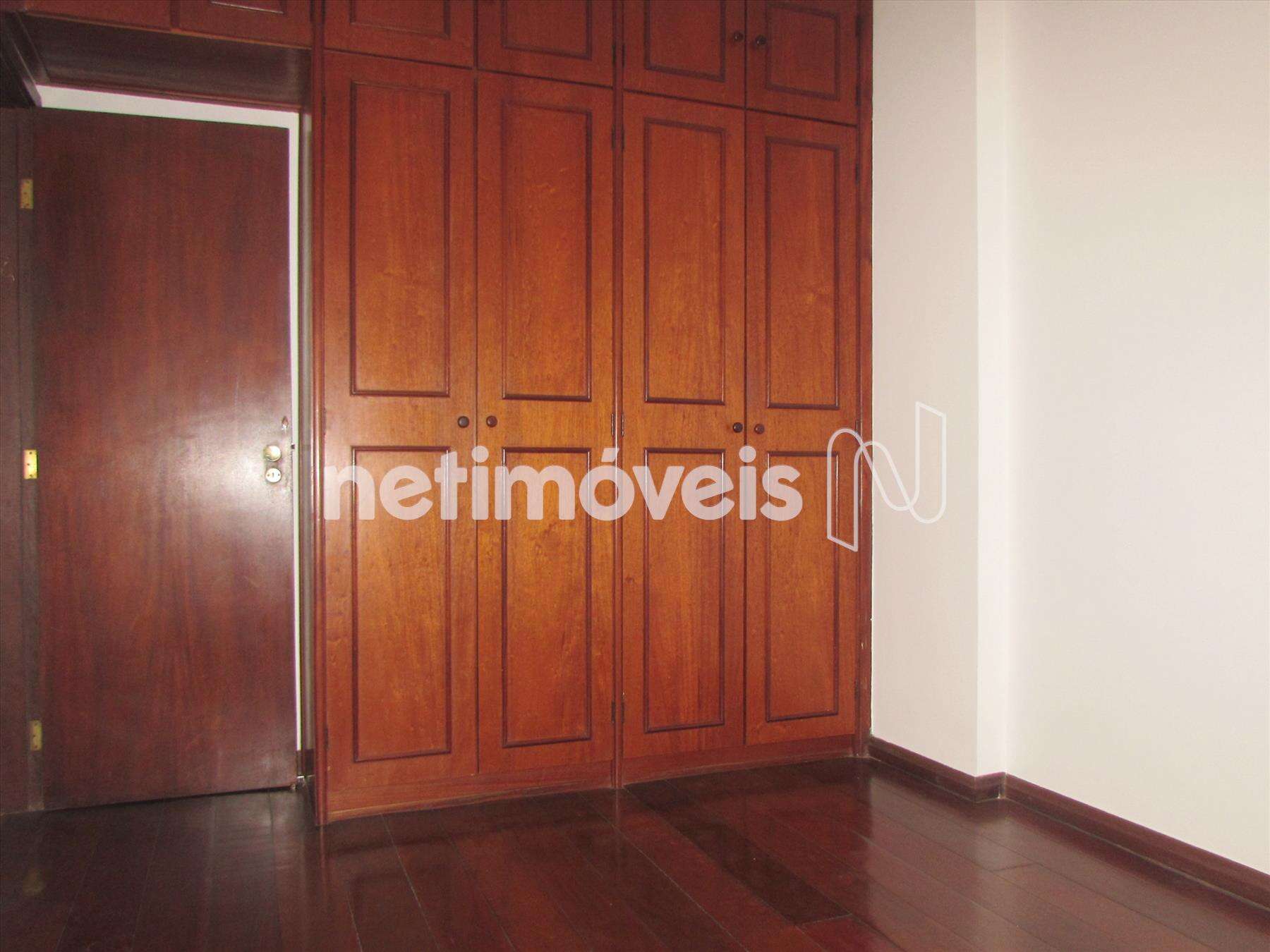 Quarto 03 com armário