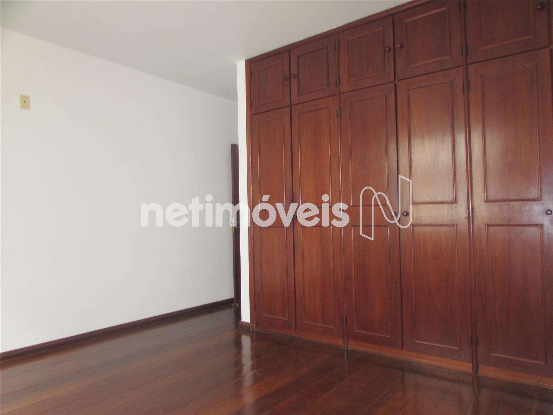 Quarto suíte piso em tábua corrida