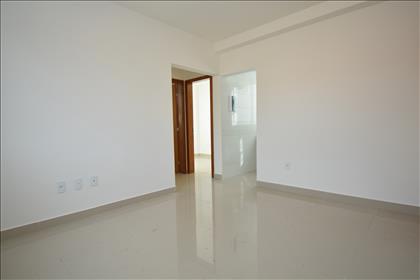 Sala ampla e arejada